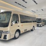 丰田考斯特米黄金12座经典版