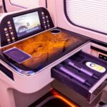 丰田考斯特12座米黄金