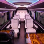 丰田考斯特12座黑白内饰