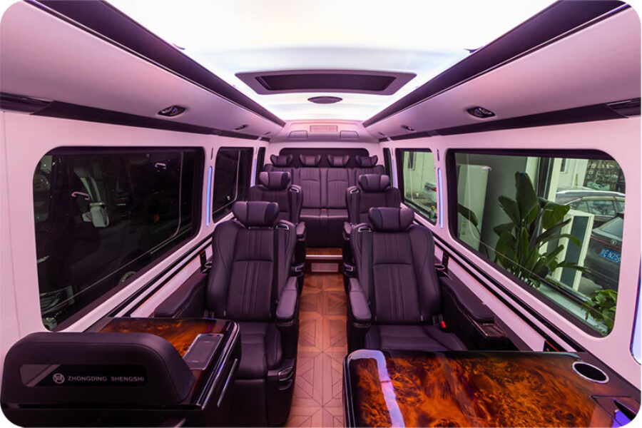 丰田考斯特12座雪山白卓越版2024款