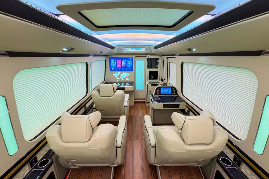 丰田考斯特11座