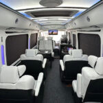 丰田考斯特15座公务版