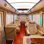 丰田考斯特11座无隔断版