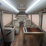 丰田考斯特12座商务经典版