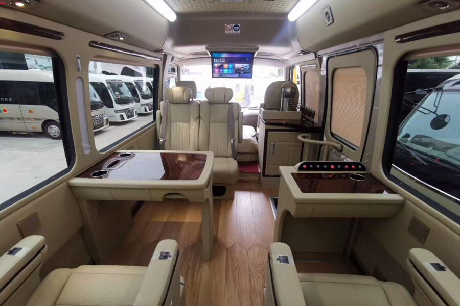 丰田考斯特12座商务经典版