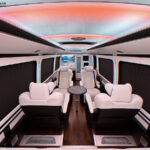 丰田考斯特11座米黄金卓越版