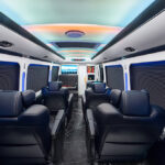 丰田考斯特12座悬浮款